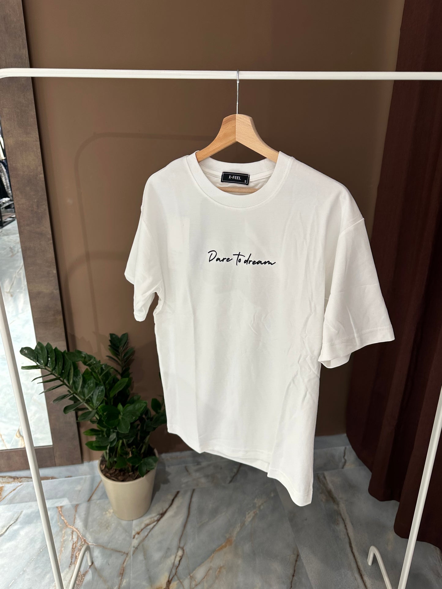 T SHIRT DARE TO DREAM