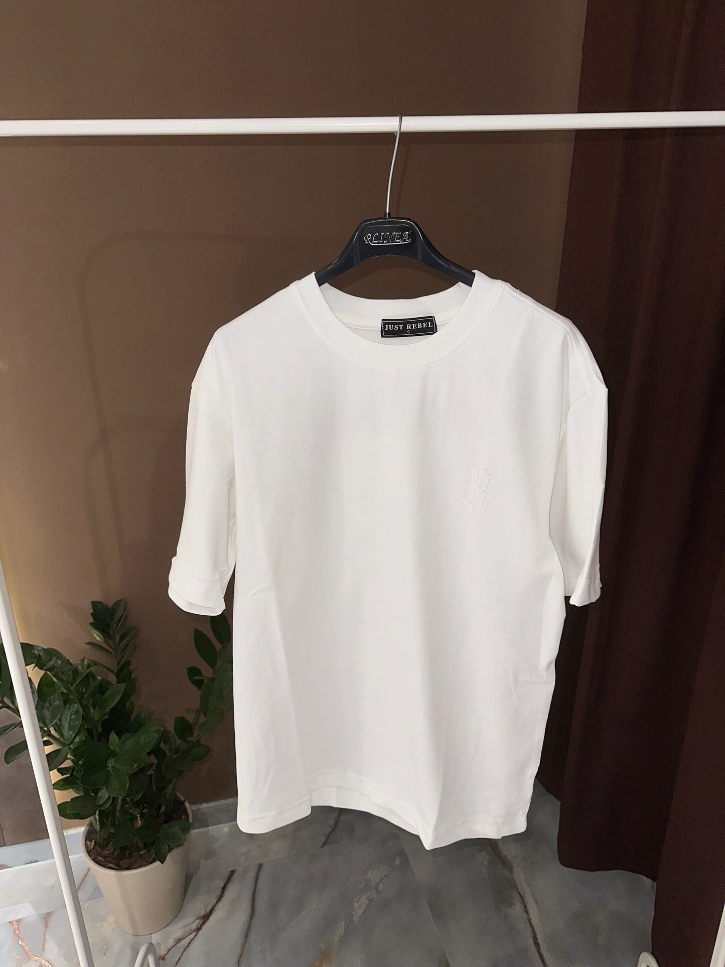 T SHIRT B