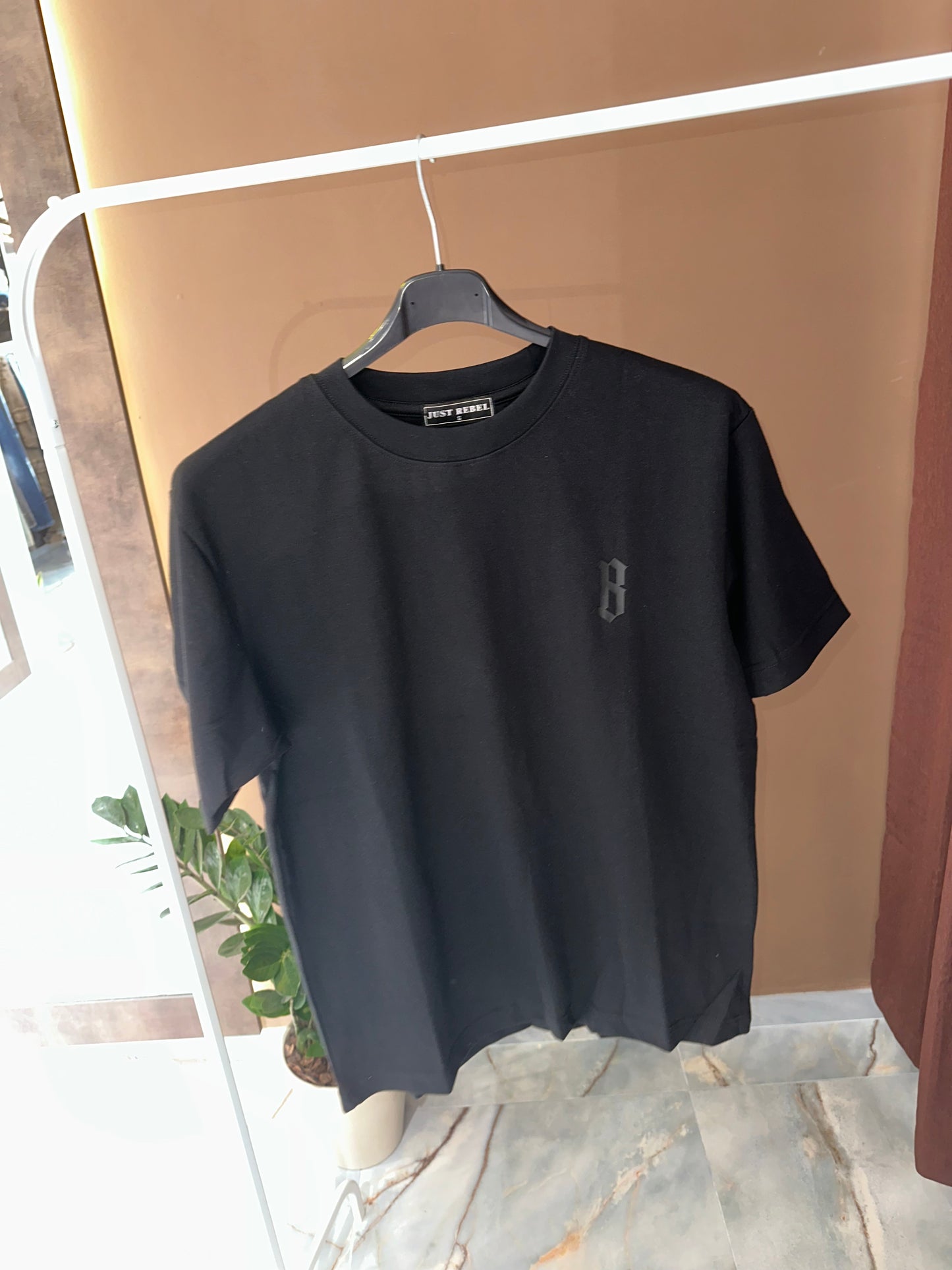 T SHIRT B