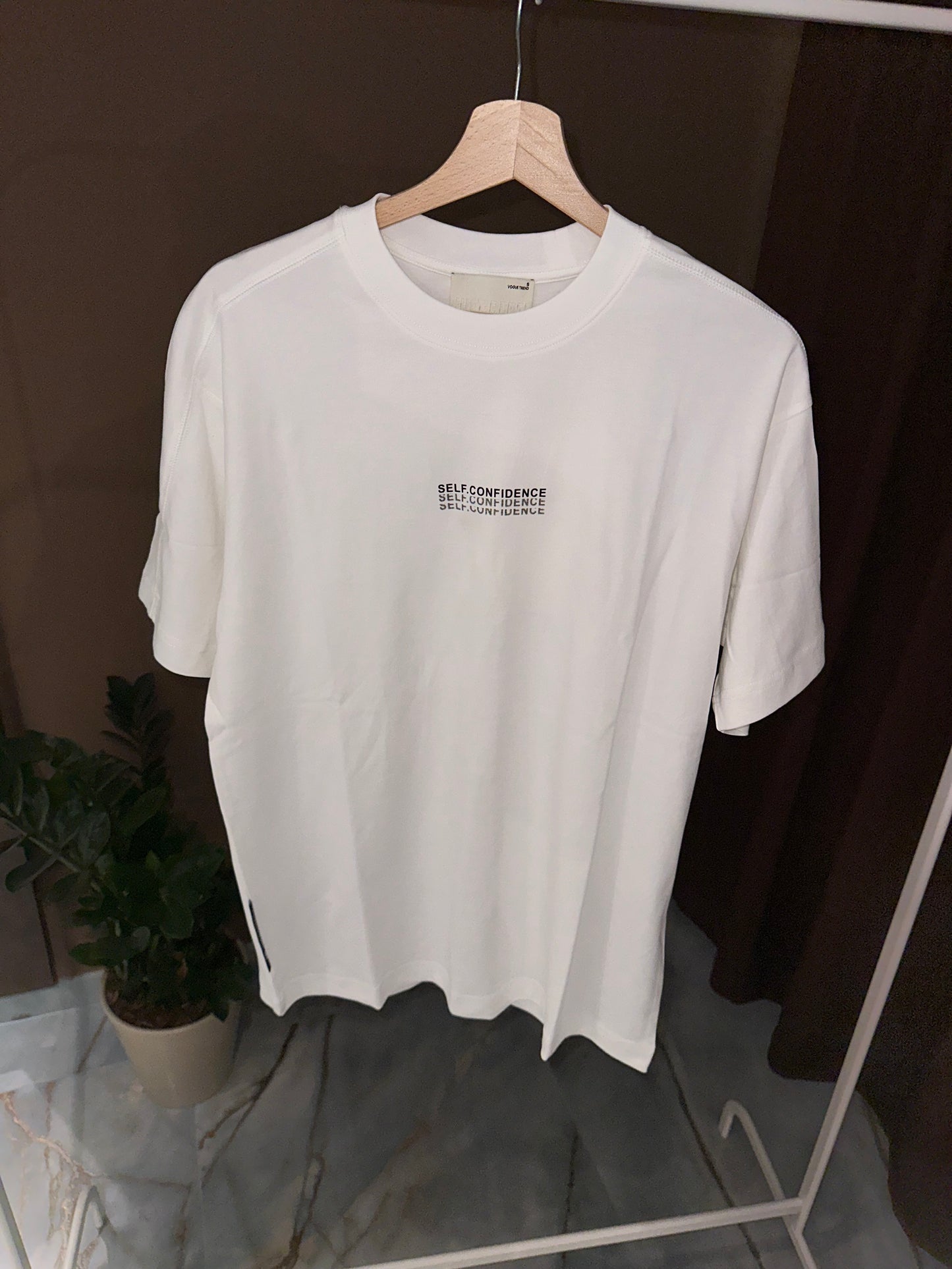 T SHIRT CONFIDENCE
