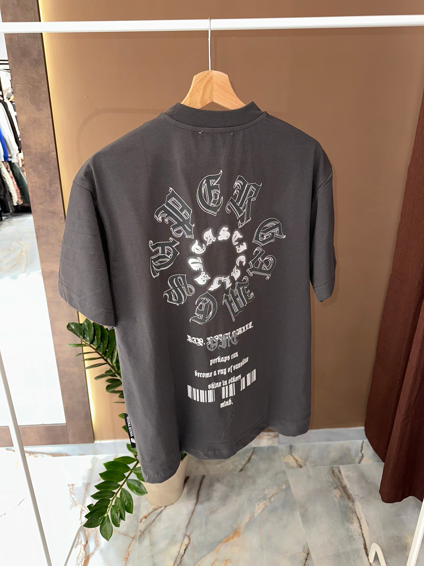T SHIRT