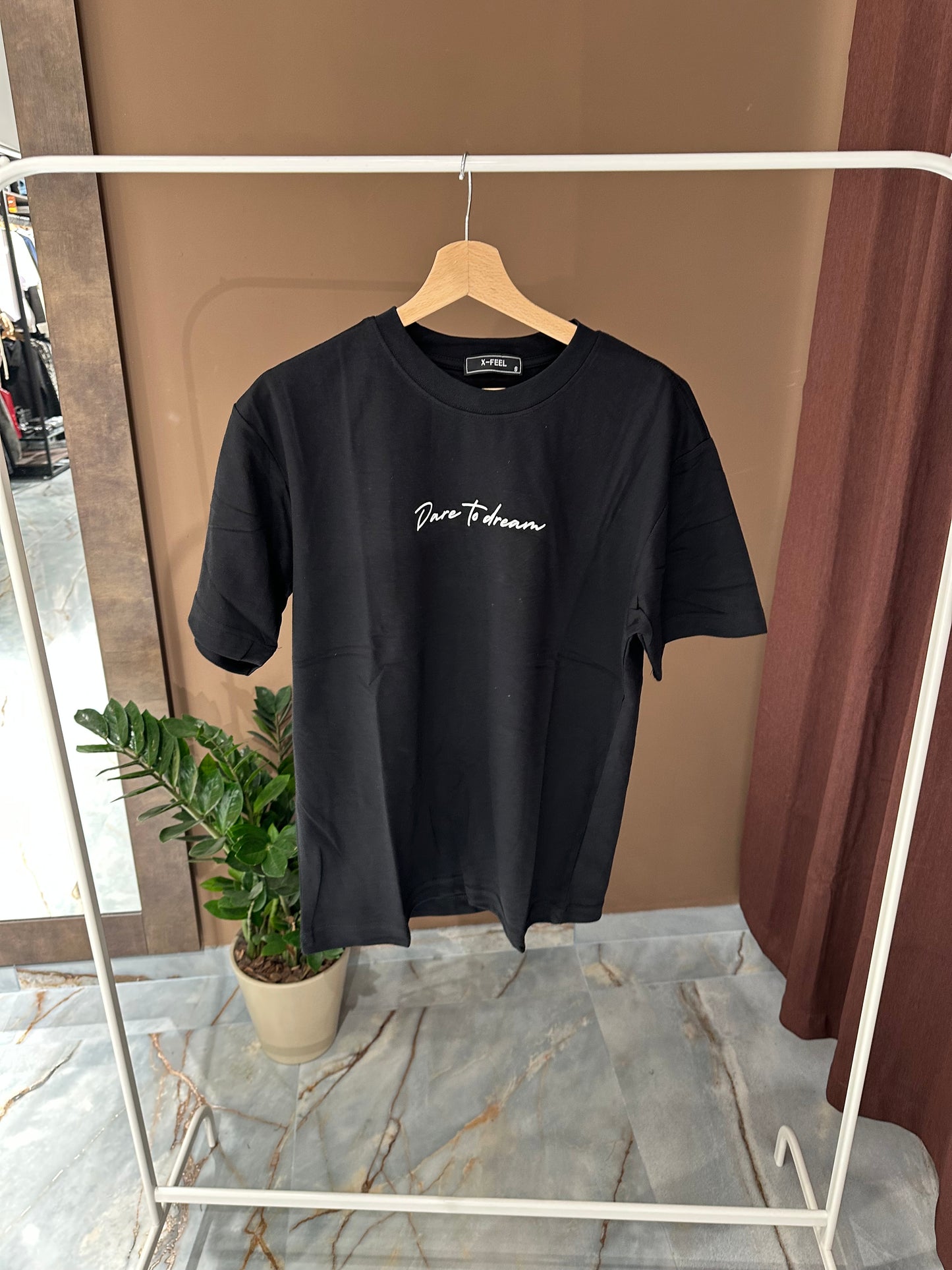 T SHIRT DARE TO DREAM