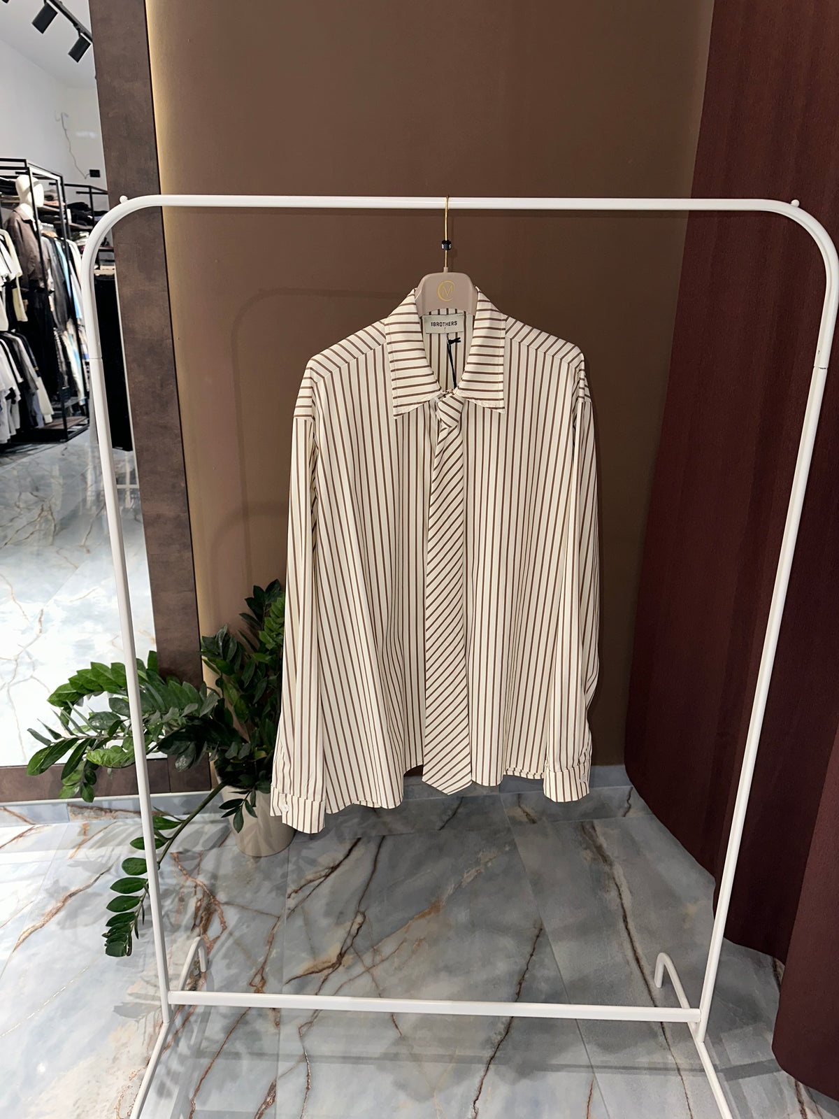 CAMICIA A RIGHE CON CRAVATTA
