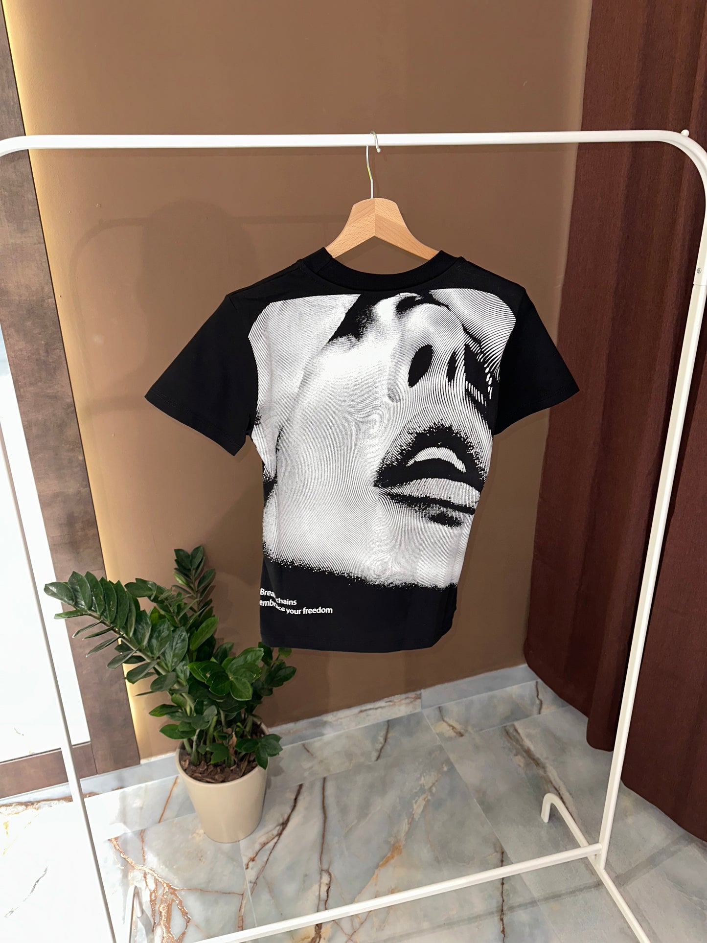 T SHIRT VOLTO
