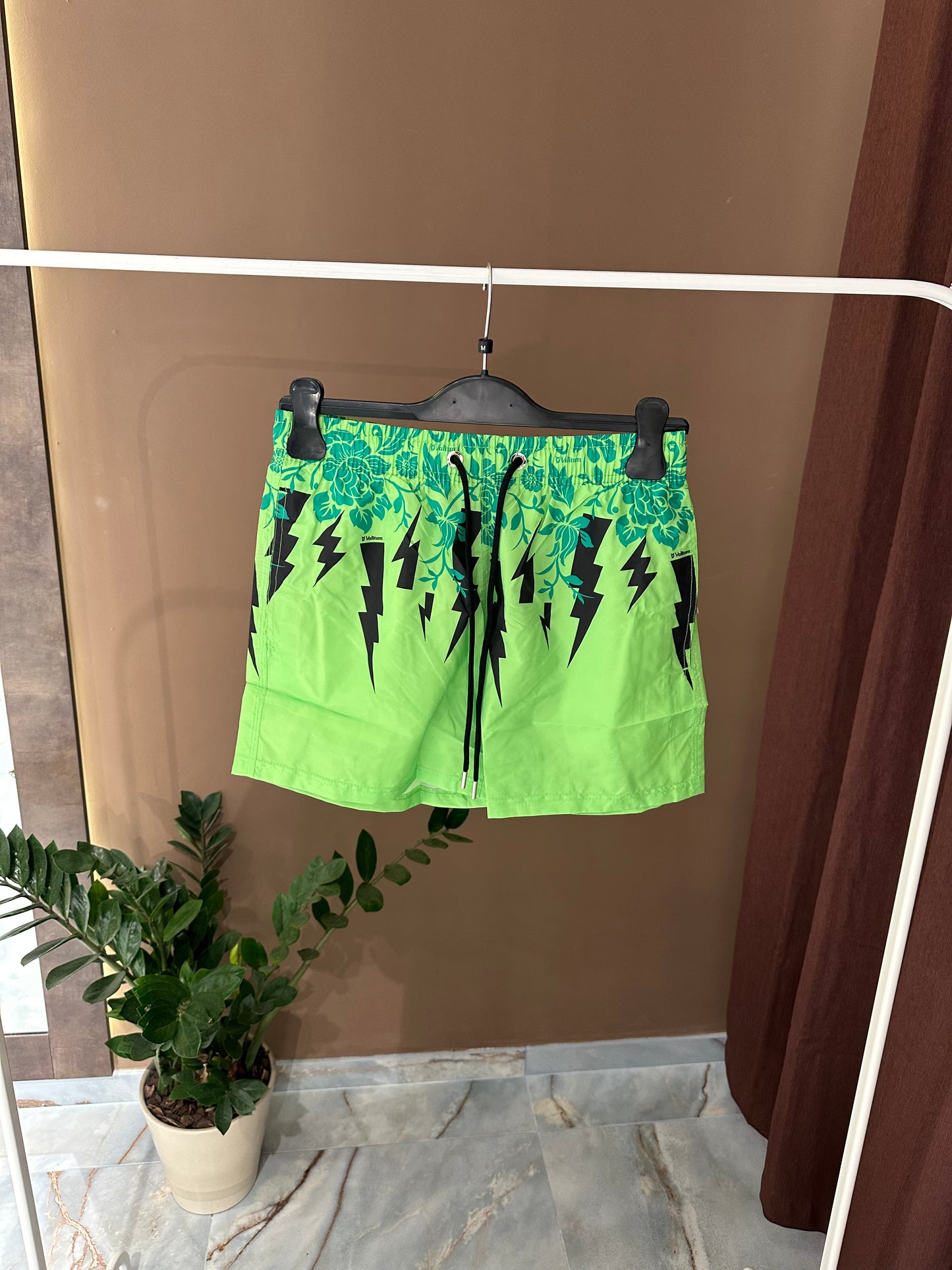 COSTUME M.NEIL BA**ETT