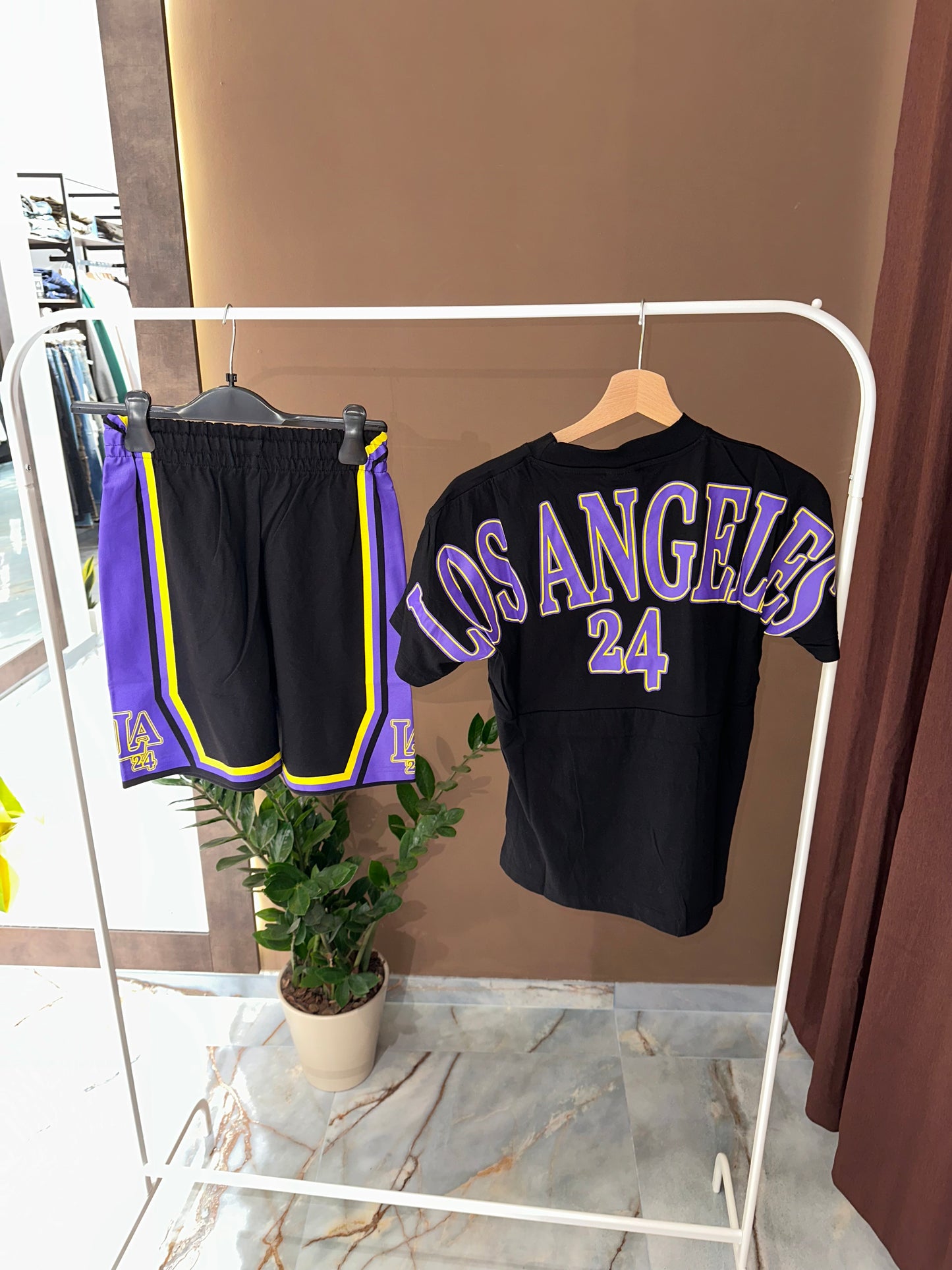 COMPLETO LOS ANGELES