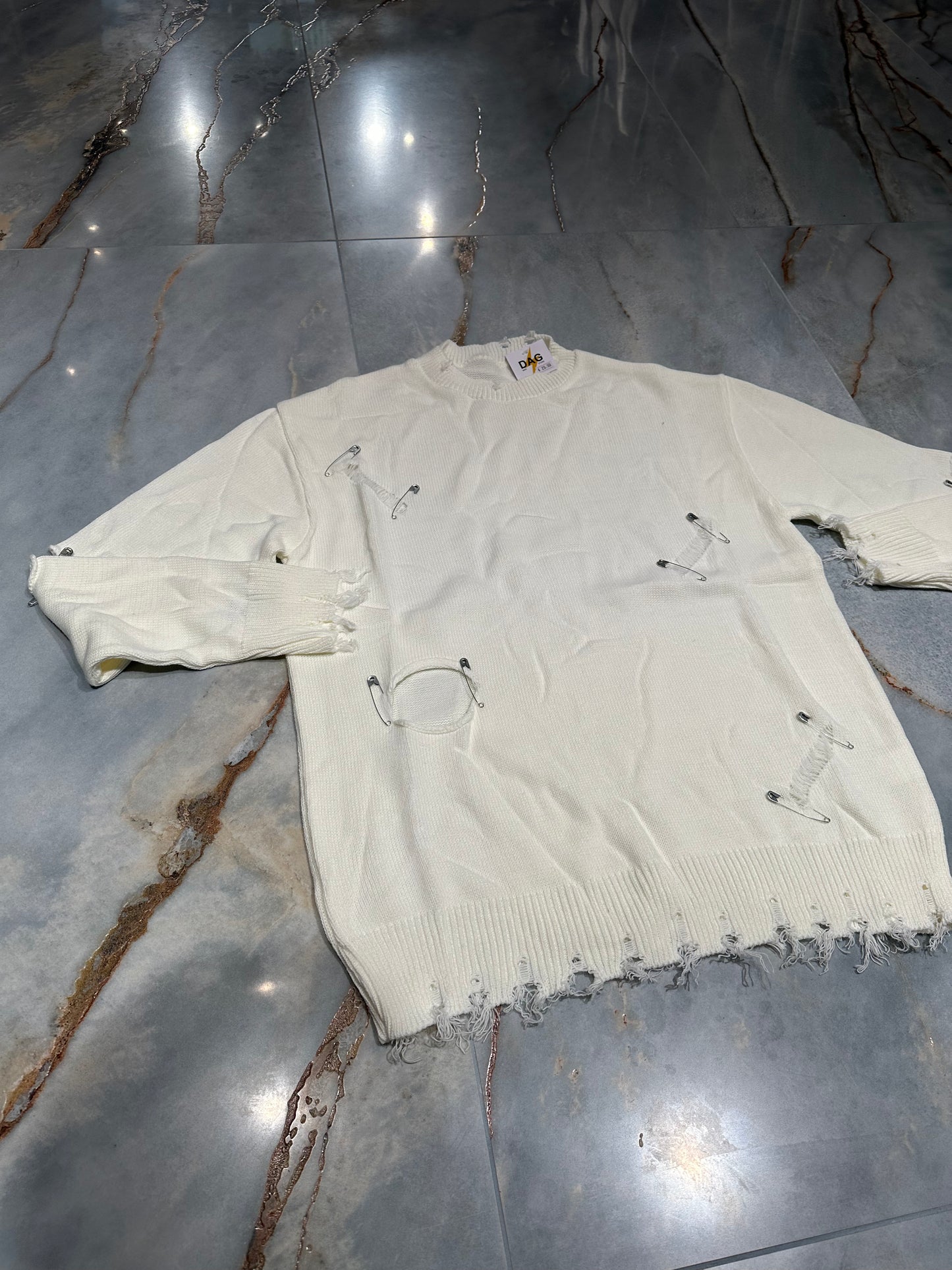MAGLIONE STRAPPATO