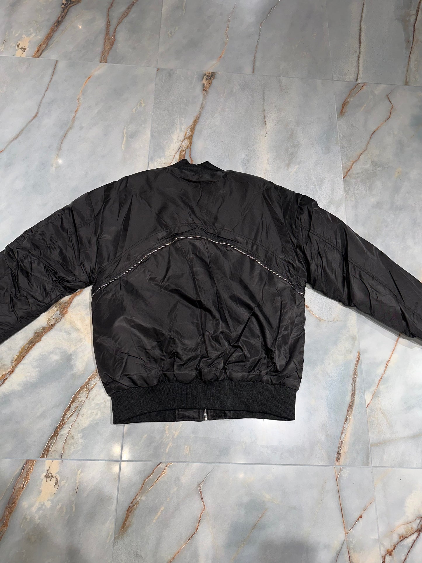 BOMBER ZIP