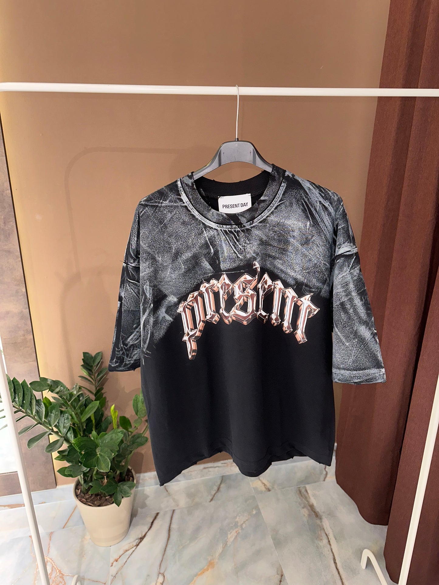 T SHIRT PRESENT SPECCHIO