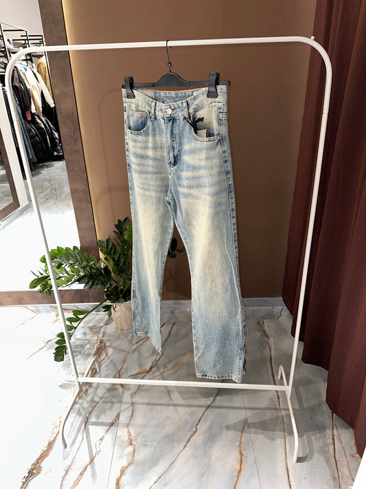 JEANS CON ZIP FONDO