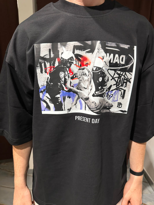 T SHIRT PRESENT