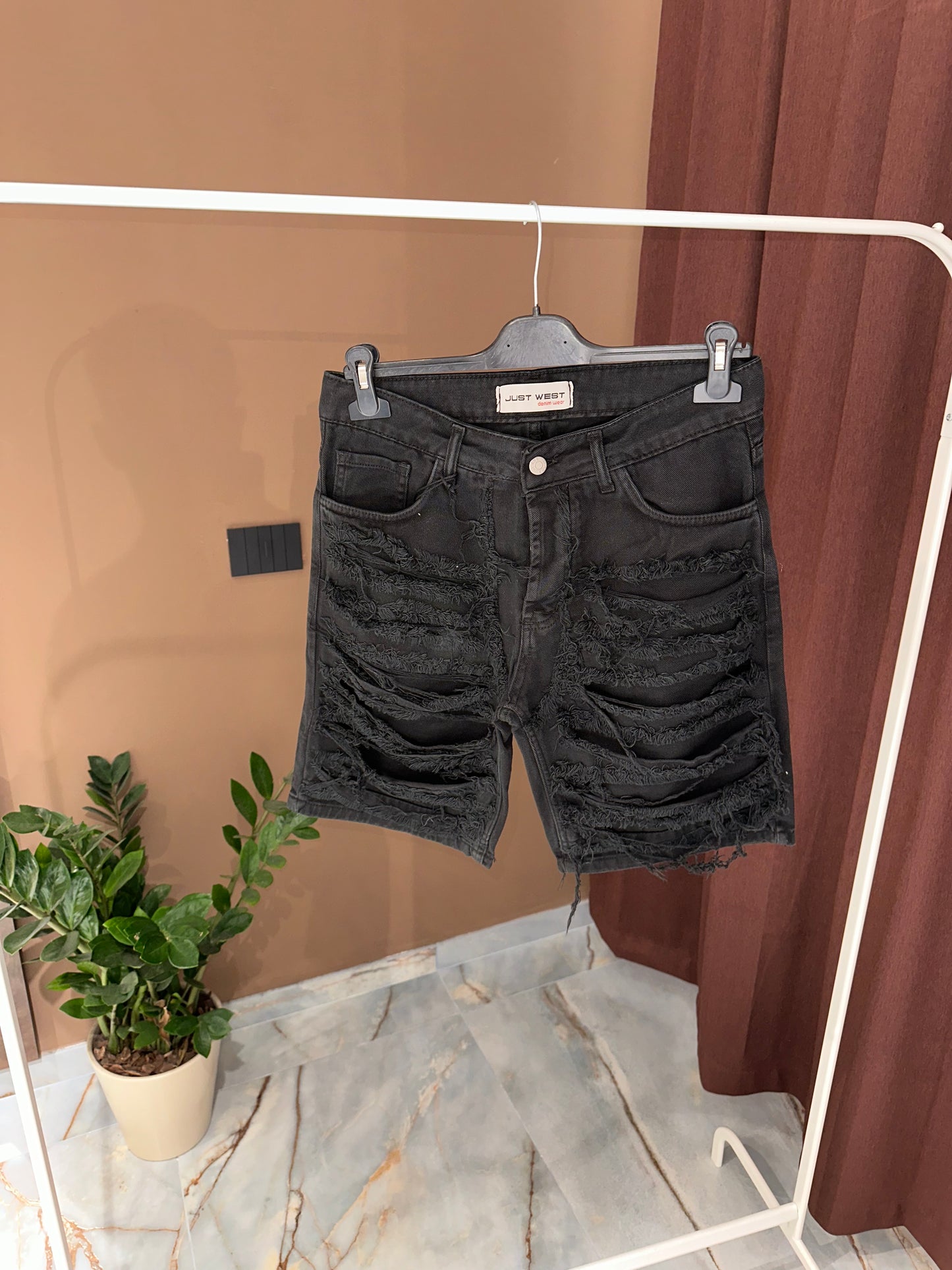 SHORTS STRAPPATO