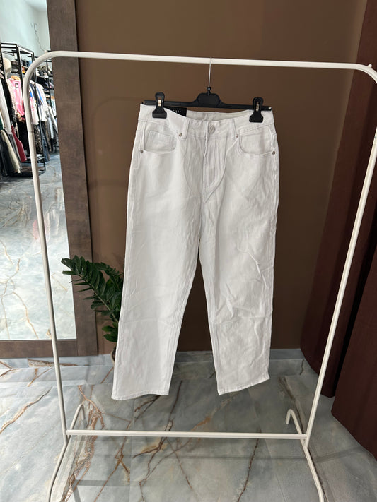 BAGGY WHITE