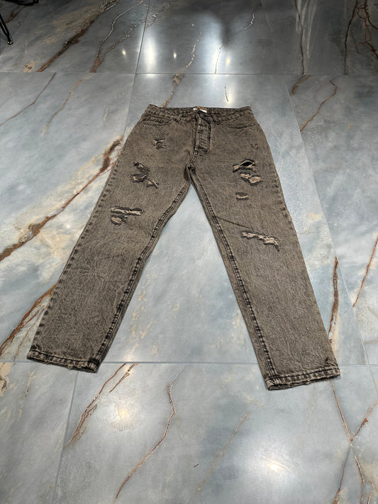 JEANS SABBIATO CON STRAPPI